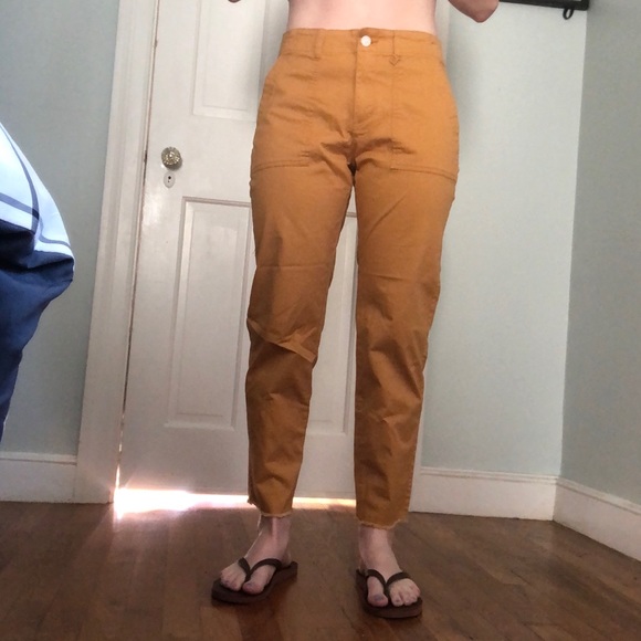 NWOT gap kahkis size 4 - Picture 5 of 6